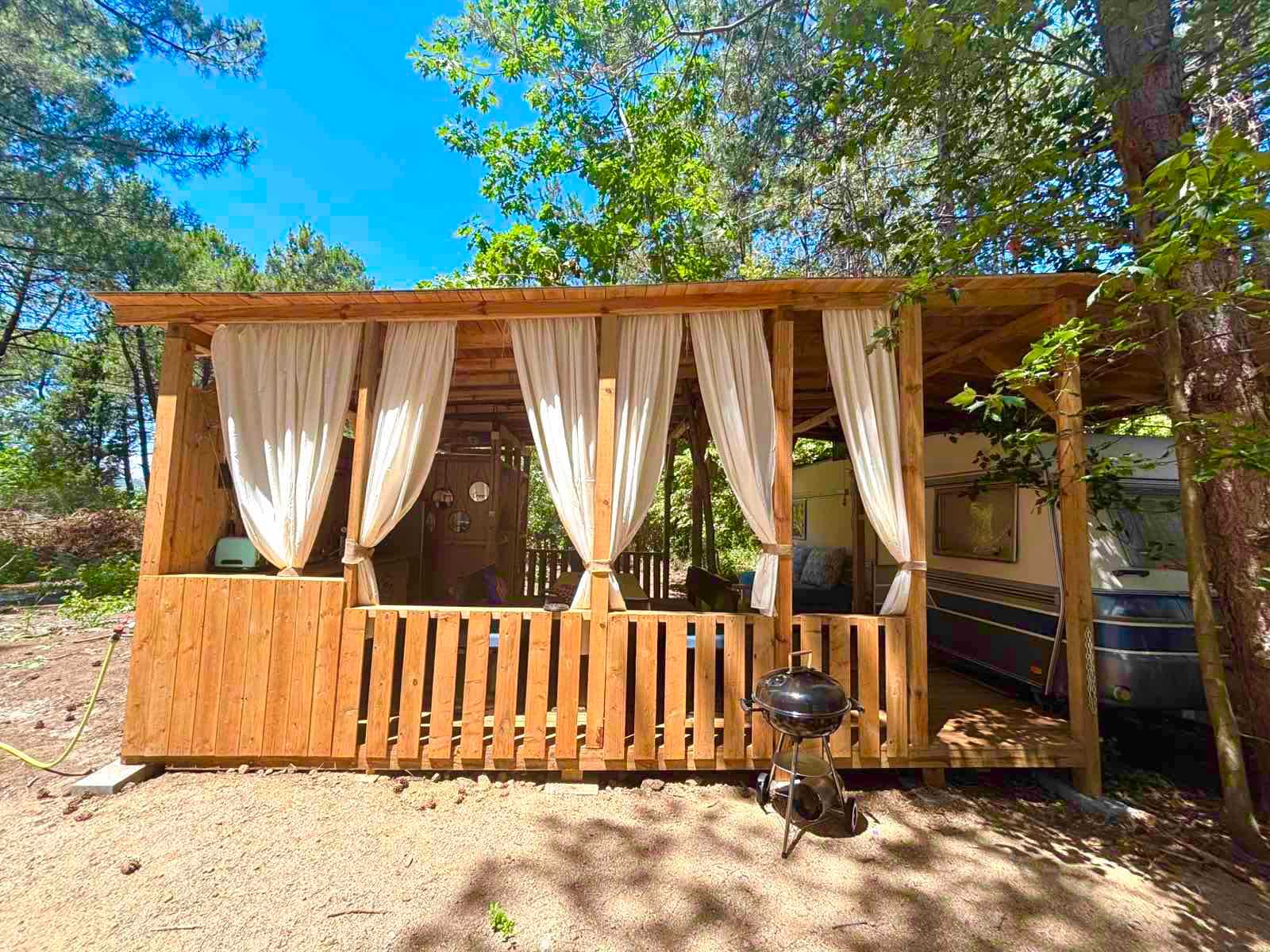Каравана - Каравана „Синята маймуна”